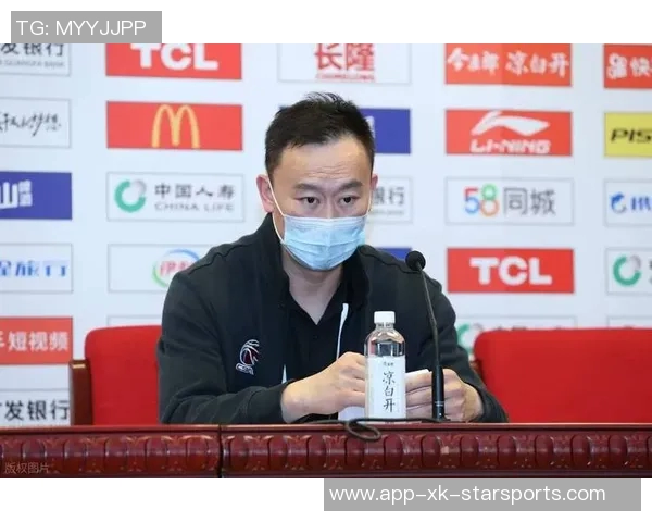 刘维伟自带剪刀为杨瀚森打造30美元理发馆的独特体验 刘维伟自带剪刀为杨瀚森打造30美元理发馆的独特体验