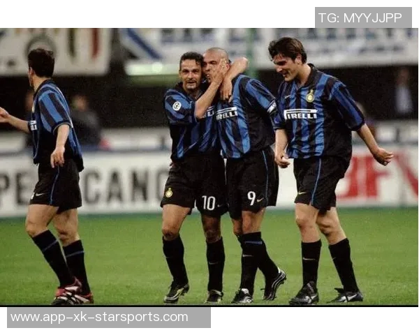 阿德里亚诺菲尔米诺正式加盟武汉三镇开启新征程